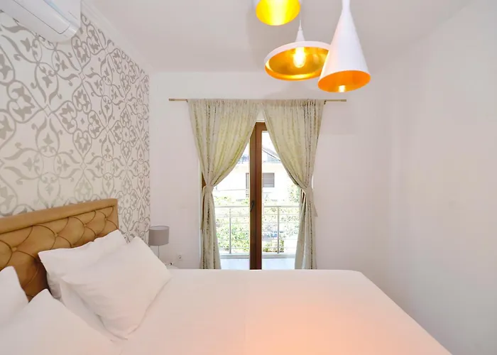 Pearl Shell Apartments
