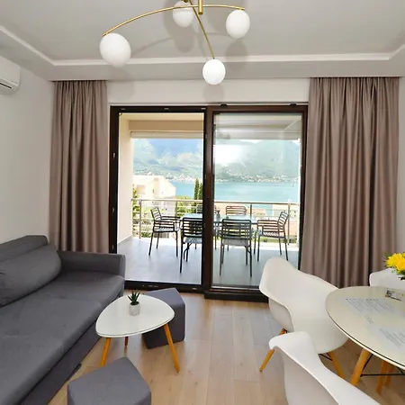 Pearl Shell Apartments Kotor Extérieur photo