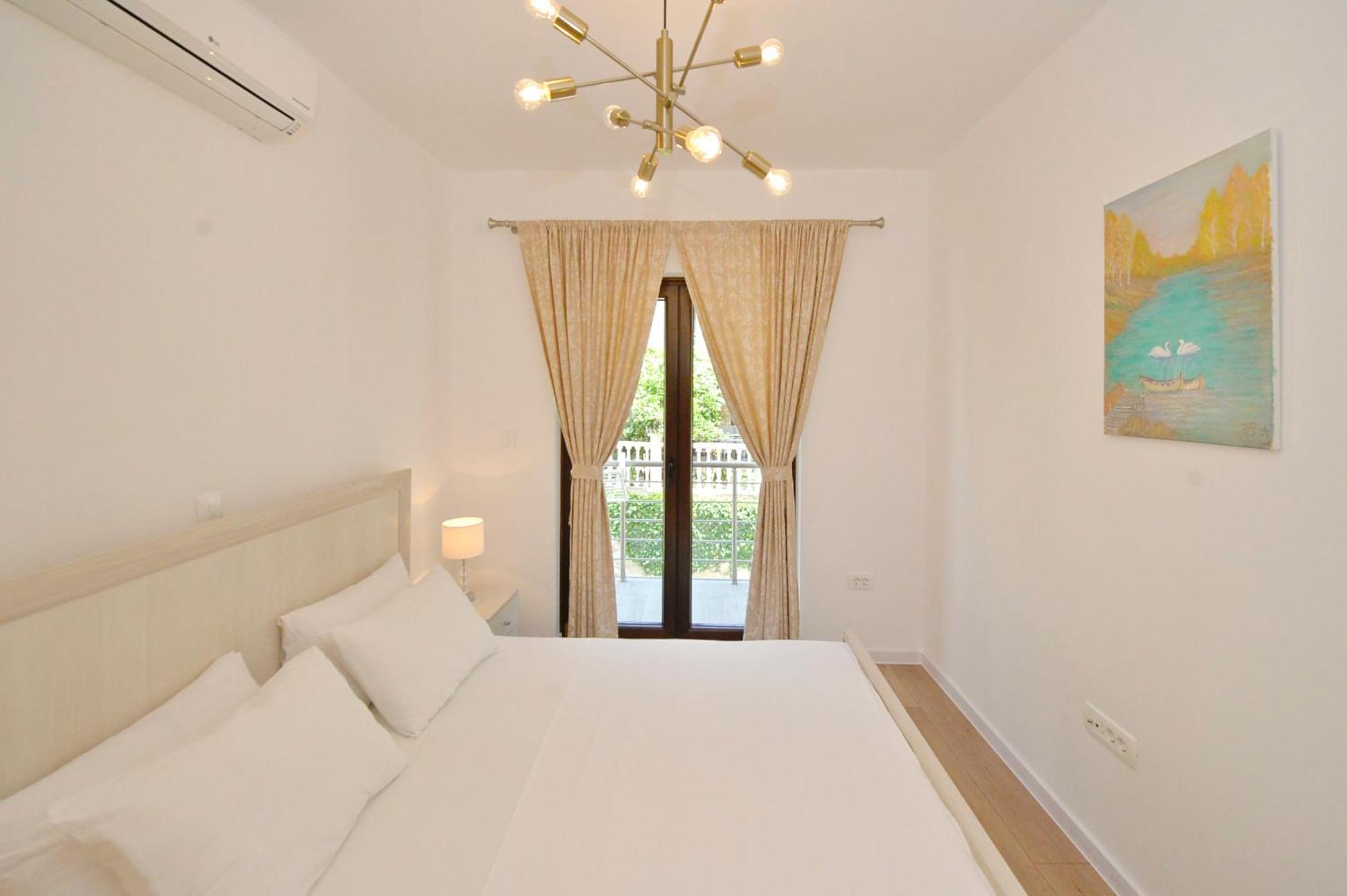 Apartment Pearl Shell
