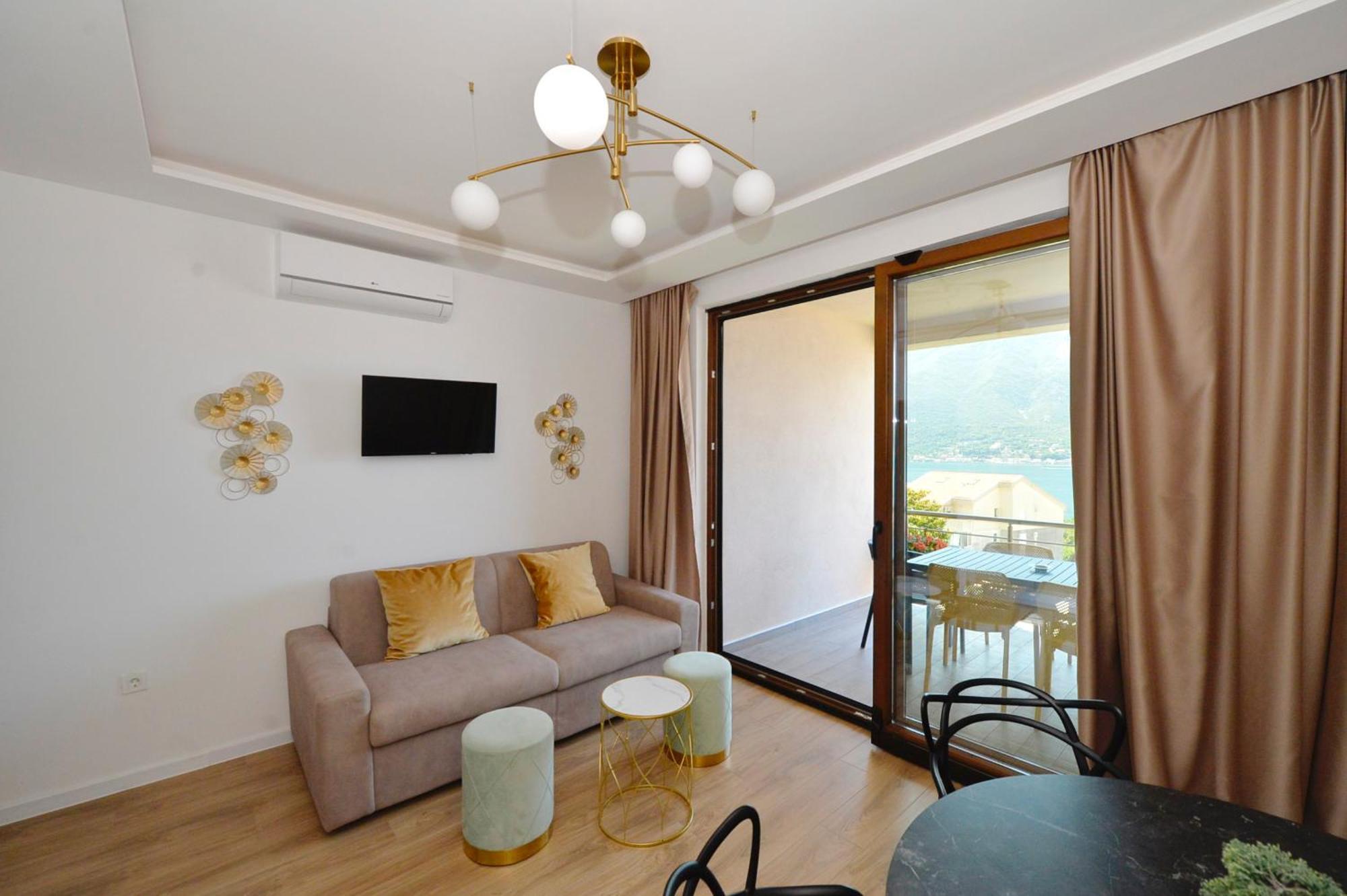 Apartment Pearl Shell