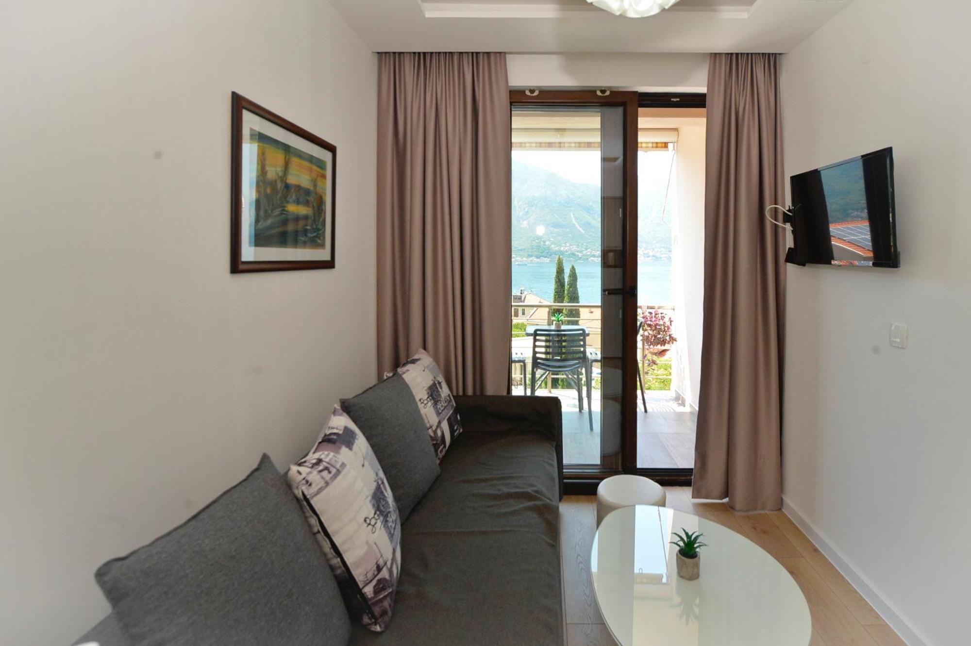 Apartment Pearl Shell *