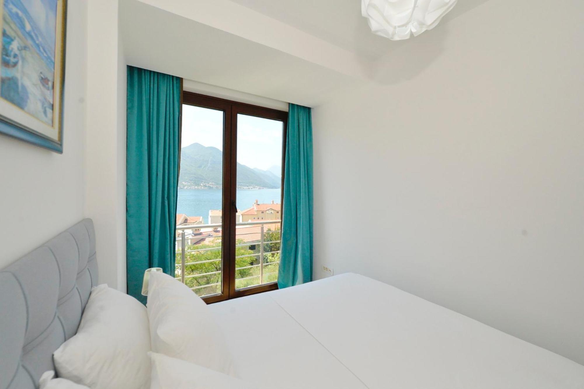 Apartment Pearl Shell